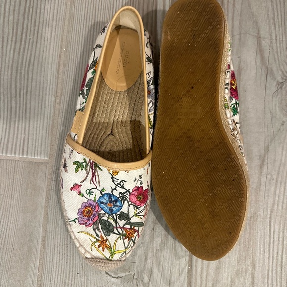 Espadrilles - Picture 3 of 3